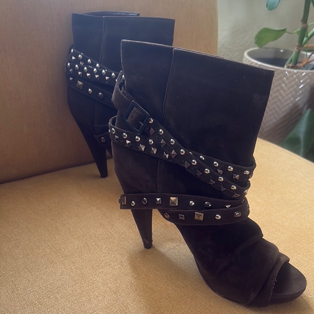 Studded brown Ankle Boots